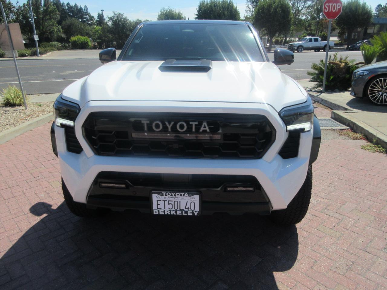 Toyota Tacoma 4WD  2026