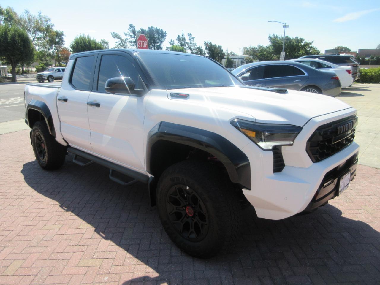 Toyota Tacoma 4WD  2026