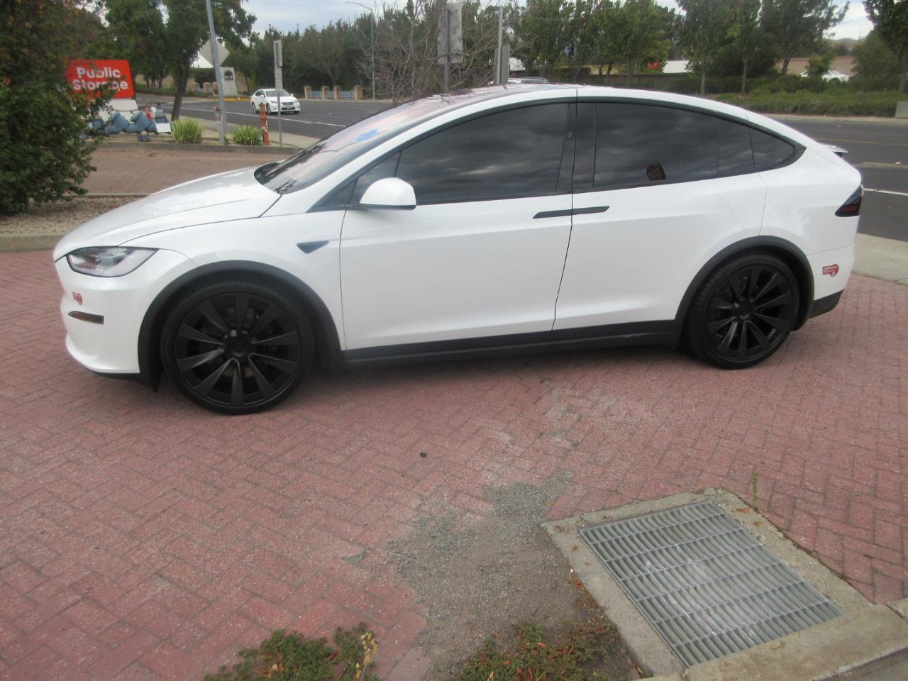 Tesla Model X  2022