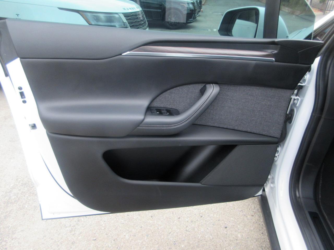 Tesla Model X  2022