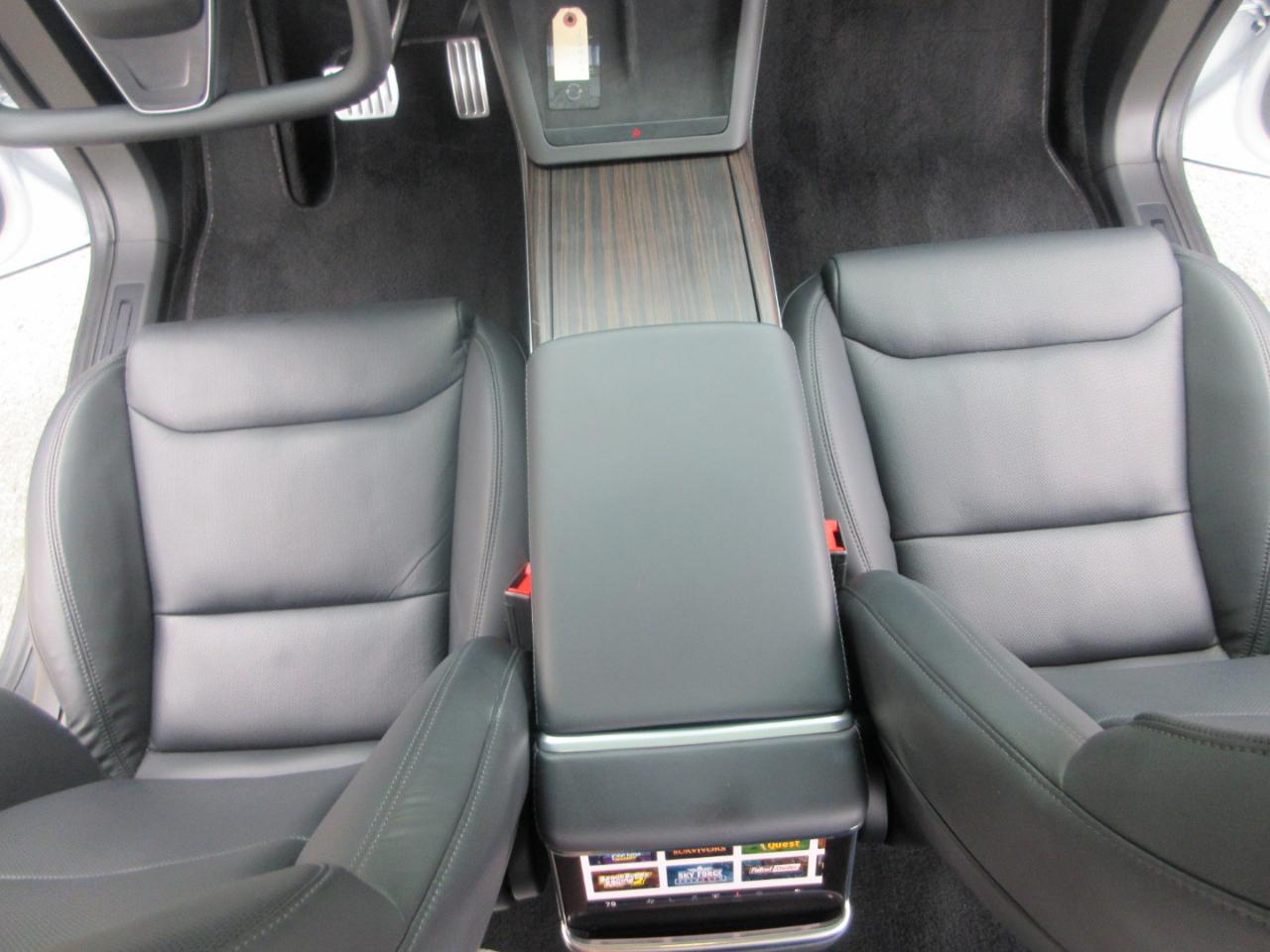 Tesla Model X  2022