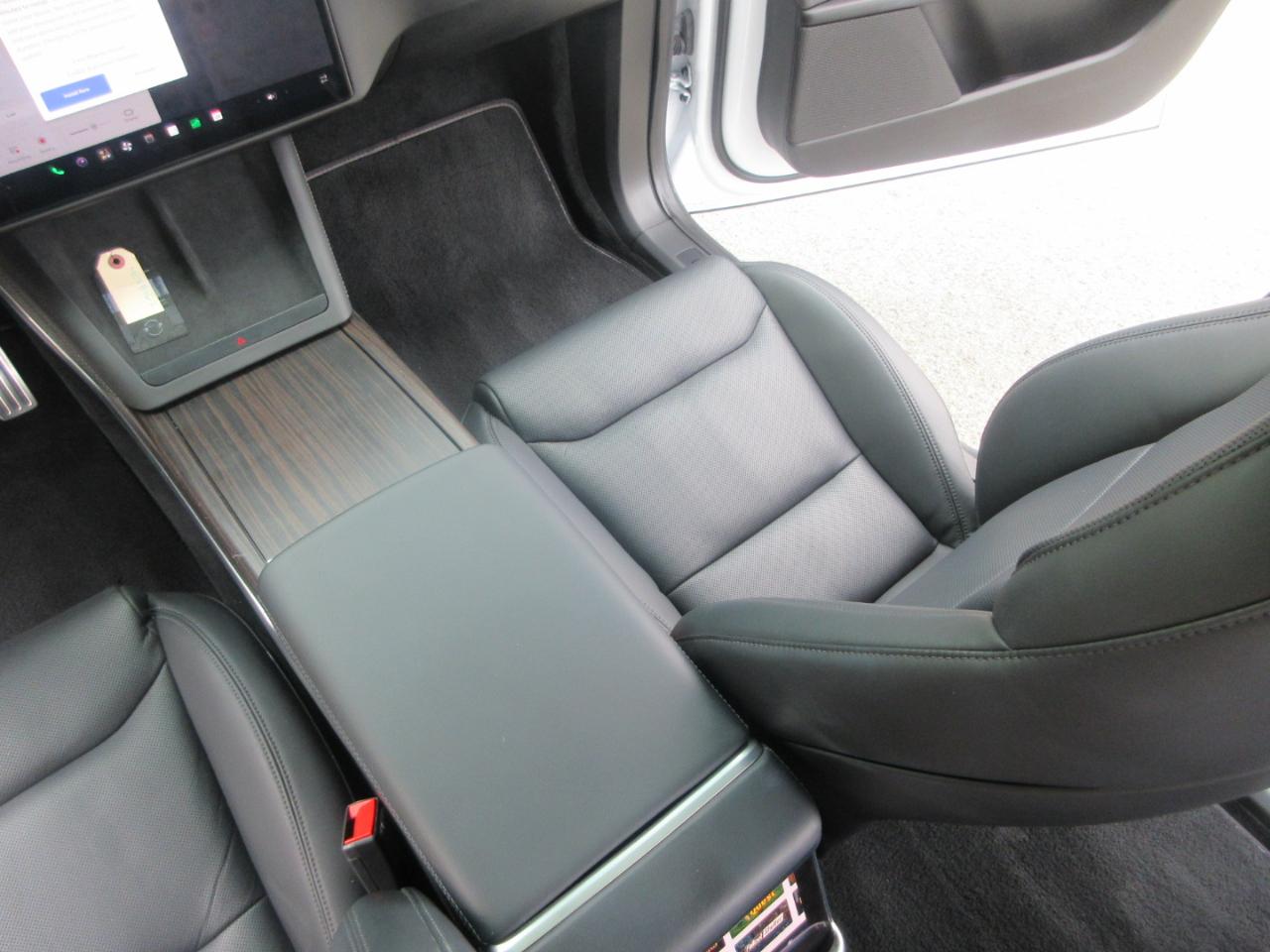 Tesla Model X  2022