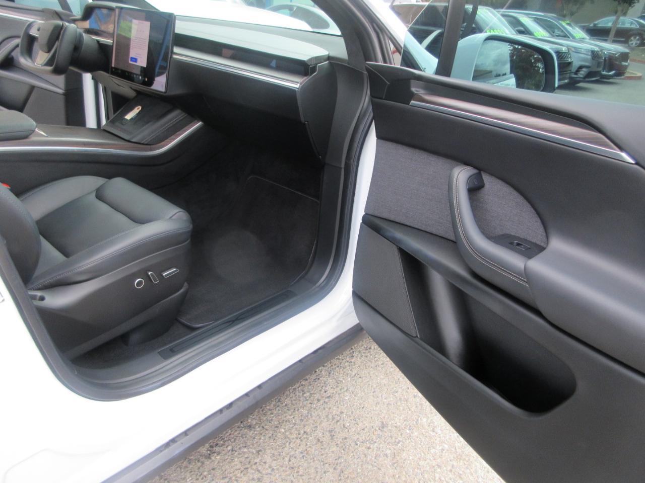 Tesla Model X  2022