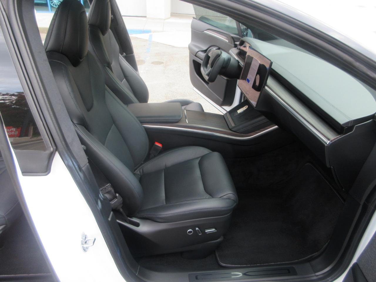 Tesla Model X  2022