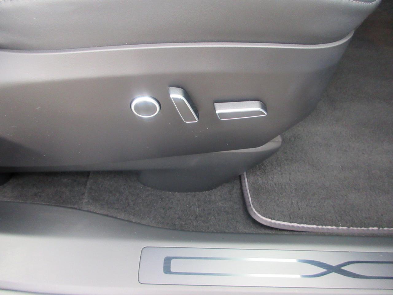 Tesla Model X  2022