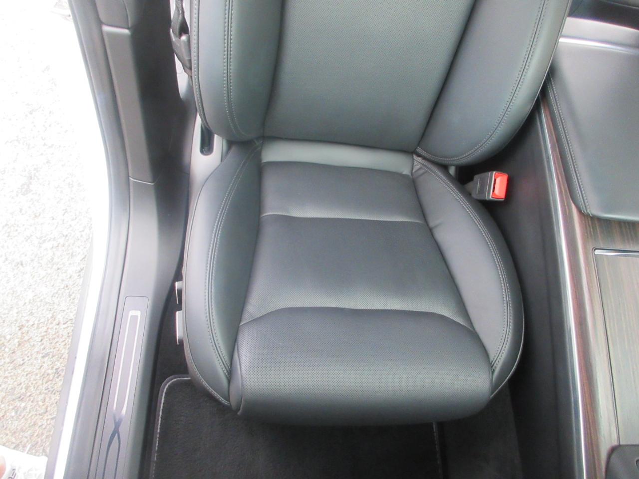 Tesla Model X  2022