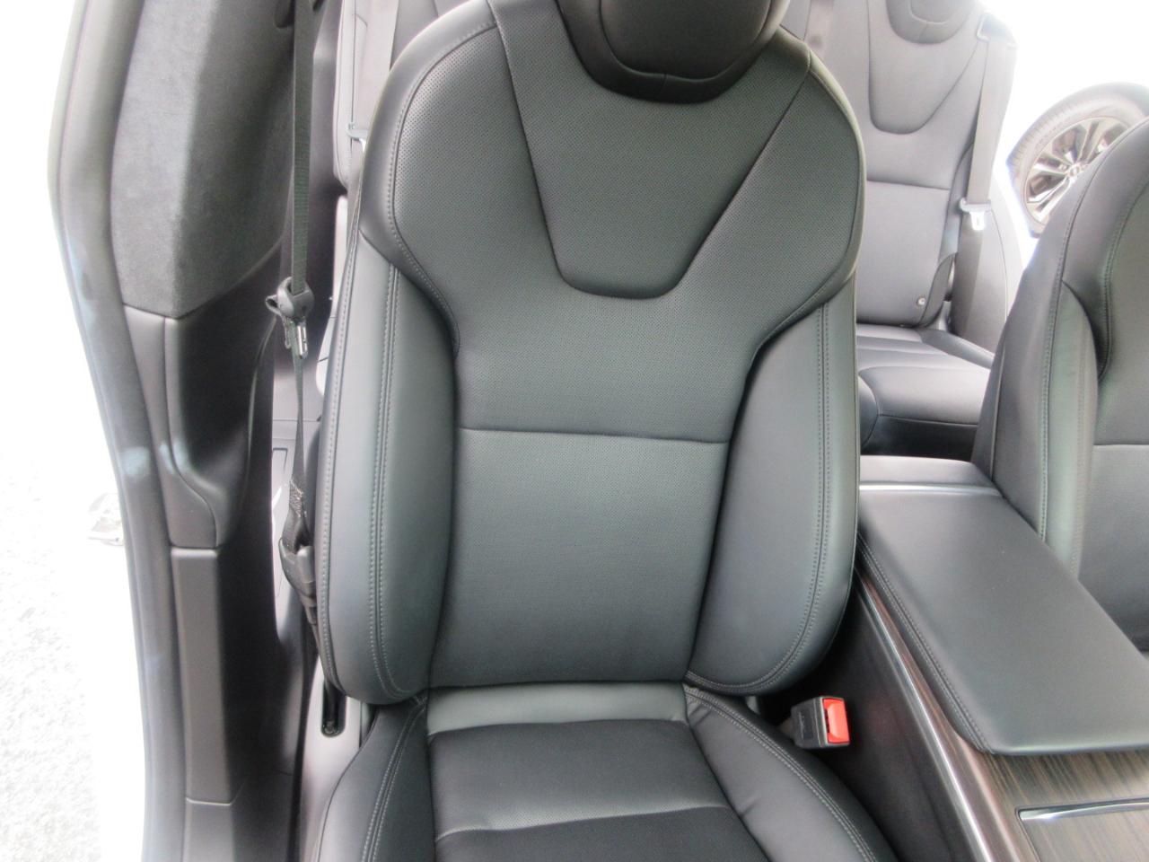 Tesla Model X  2022