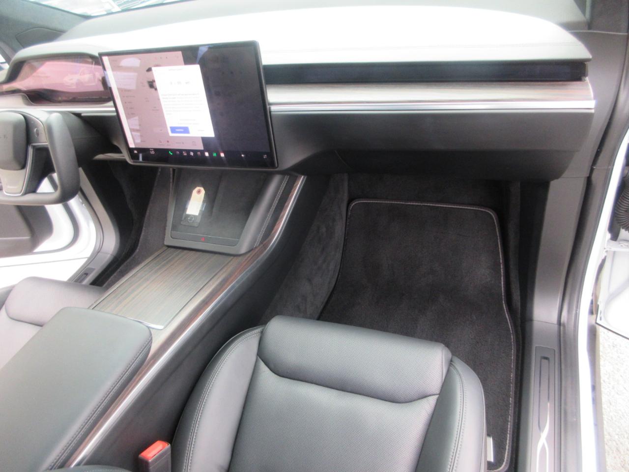 Tesla Model X  2022