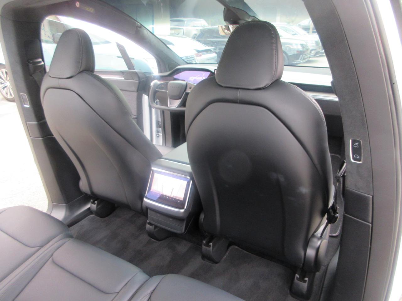 Tesla Model X  2022