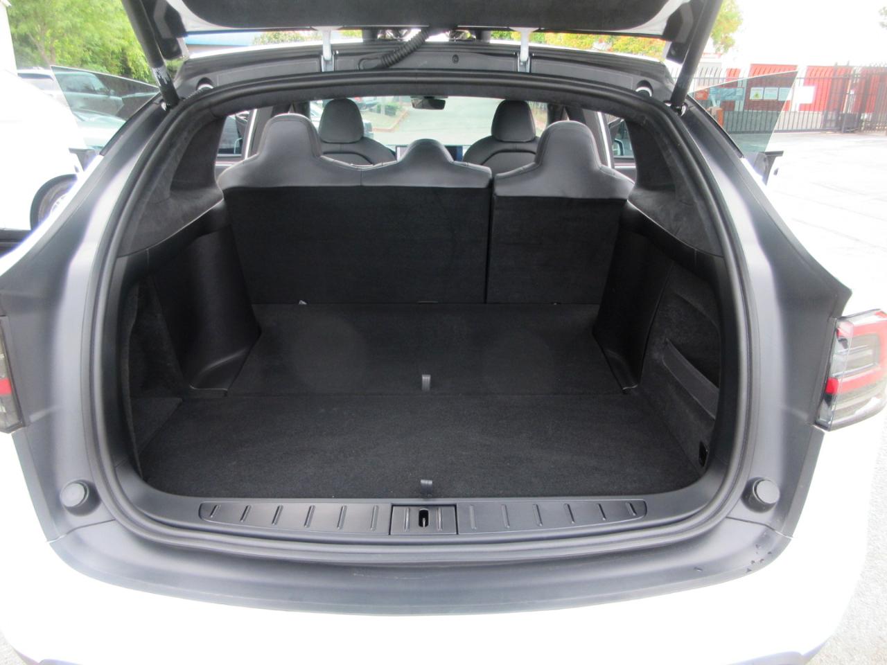 Tesla Model X  2022