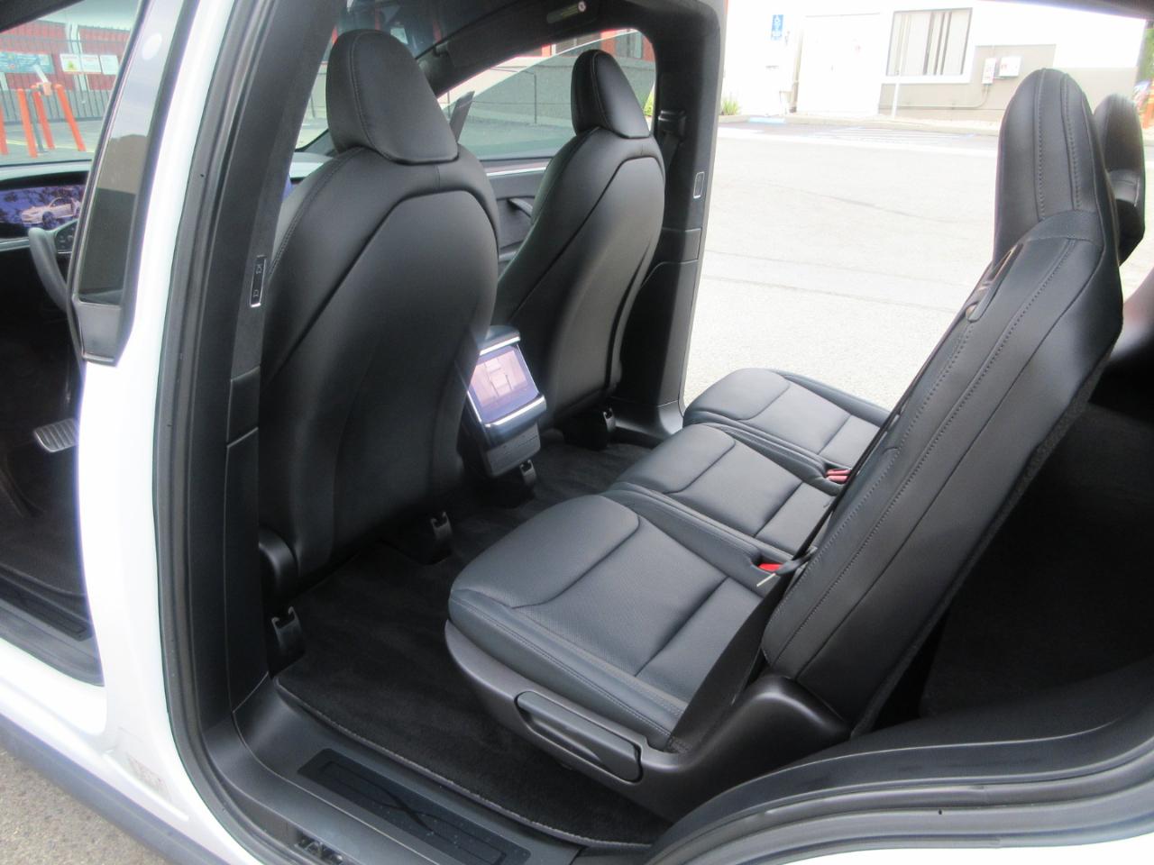 Tesla Model X  2022
