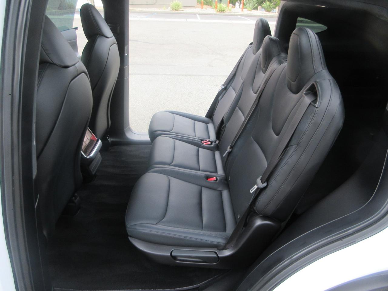 Tesla Model X  2022