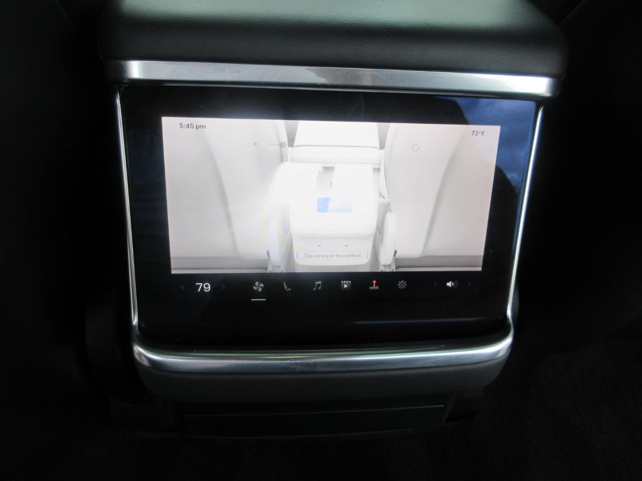 Tesla Model X  2022