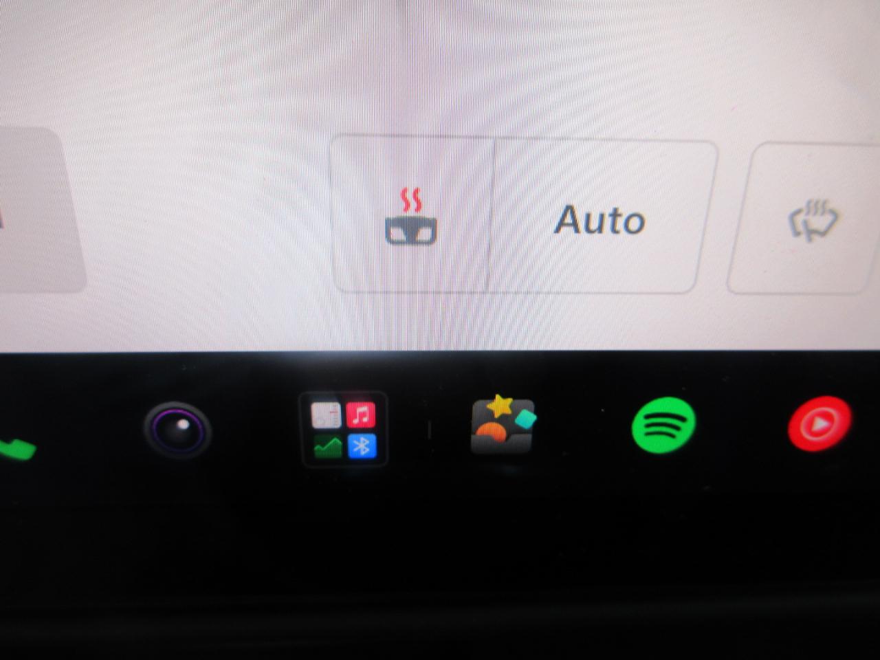 Tesla Model X  2022