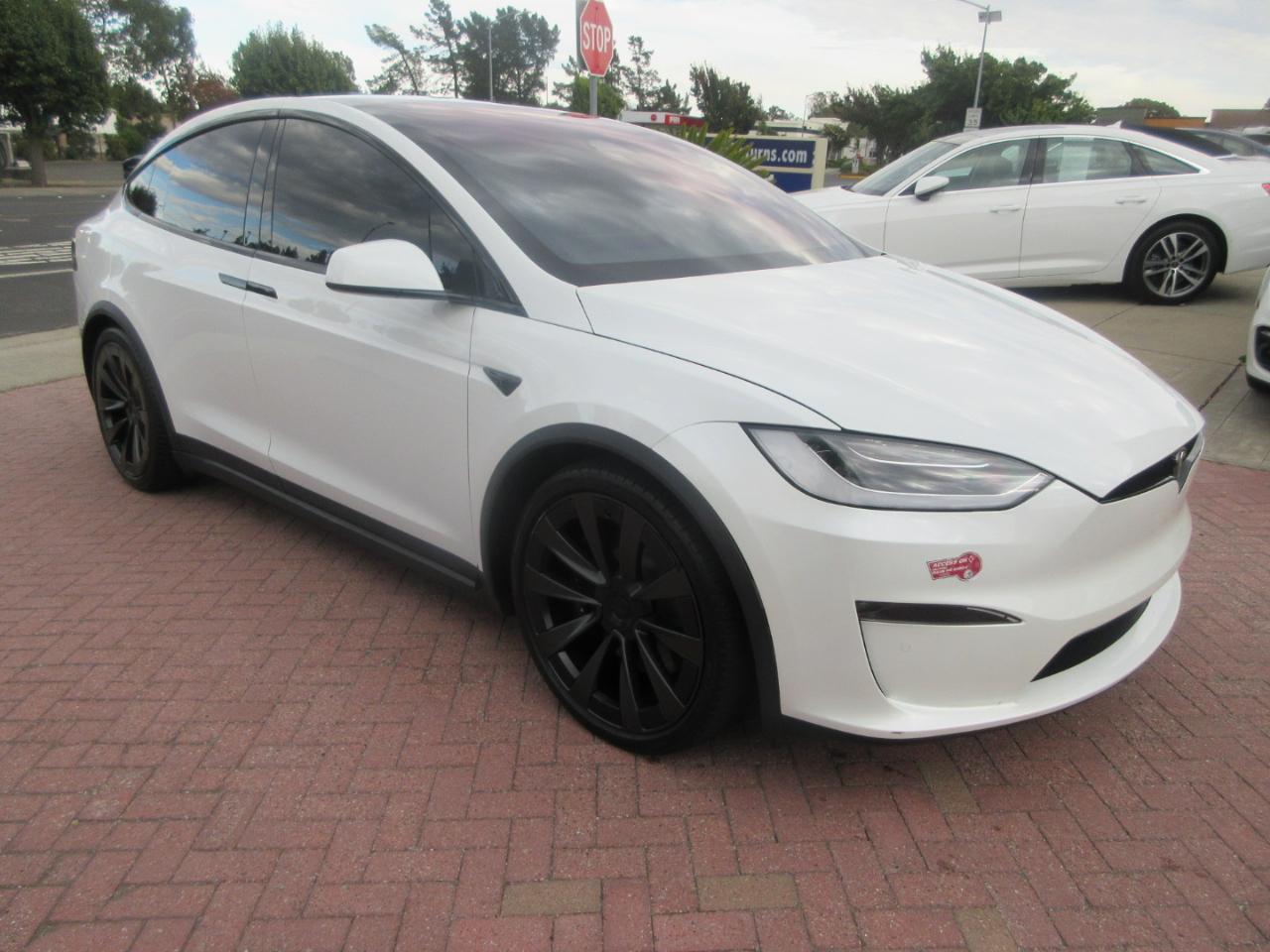Tesla Model X  2022