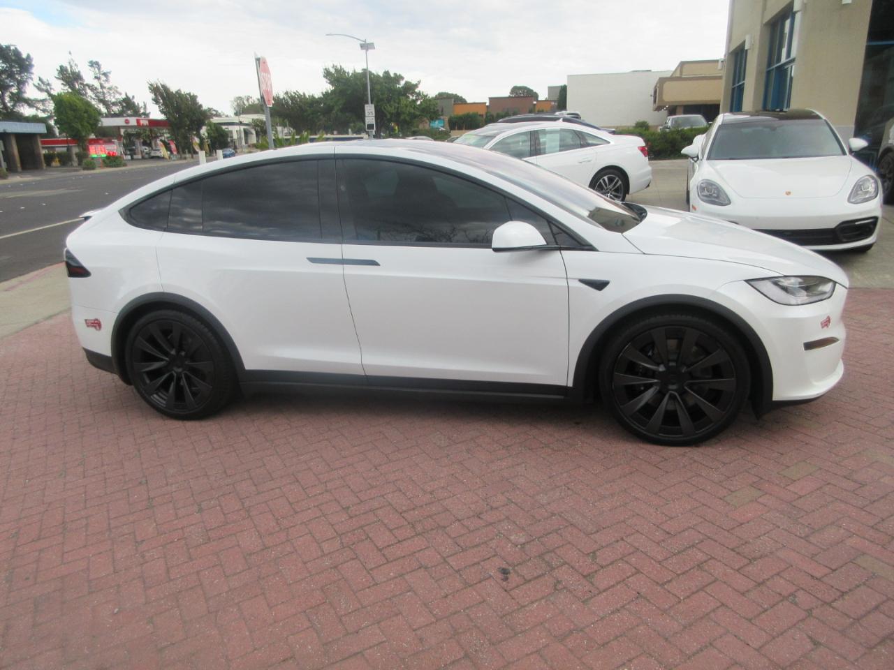 Tesla Model X  2022
