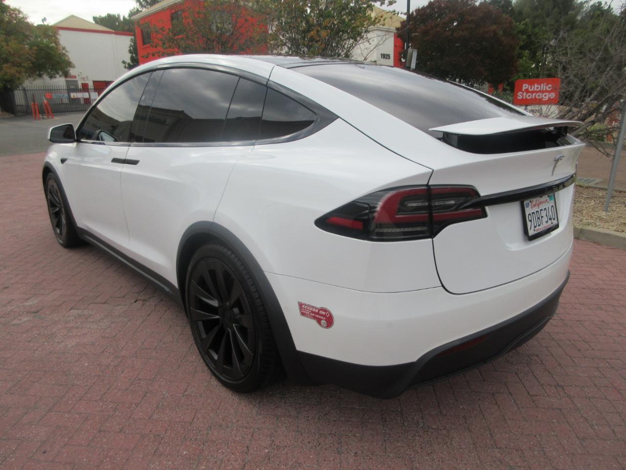 Tesla Model X  2022