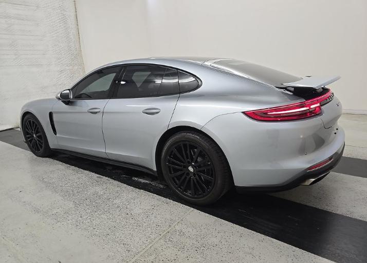 Porsche Panamera  2019