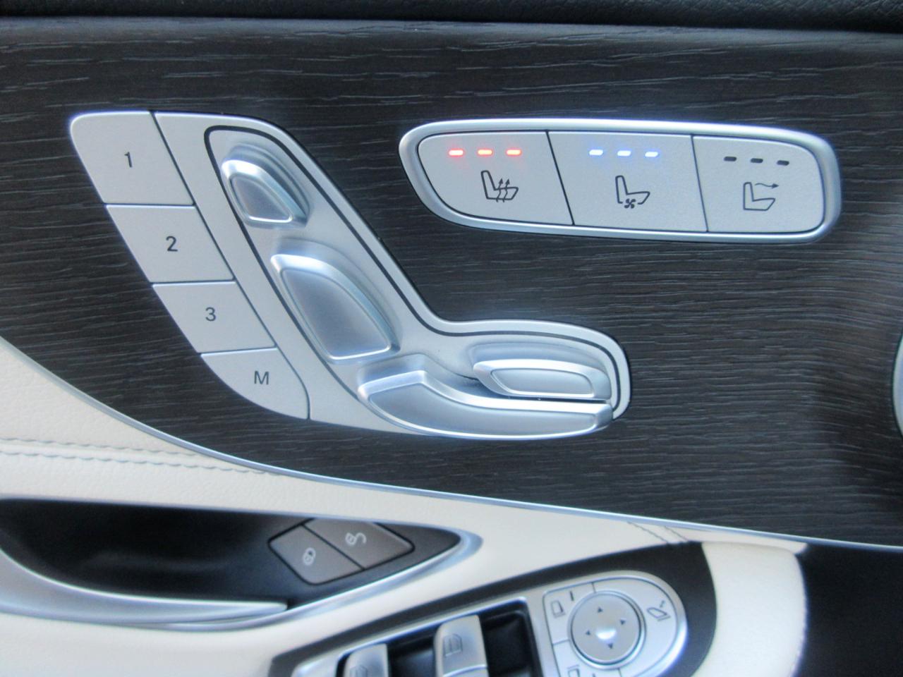 Mercedes-Benz C300  2020