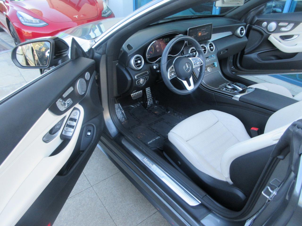 Mercedes-Benz C300  2020