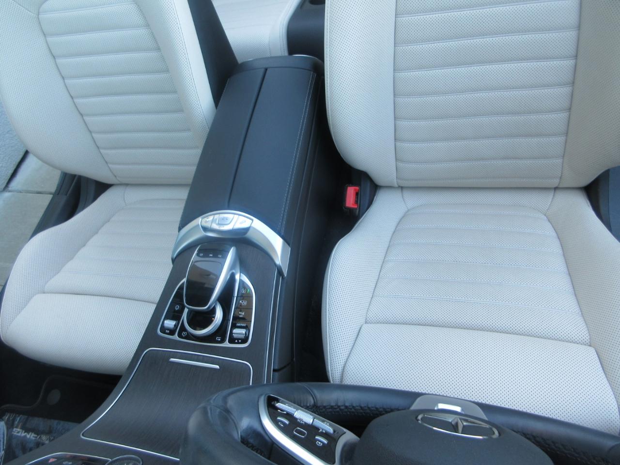 Mercedes-Benz C300  2020
