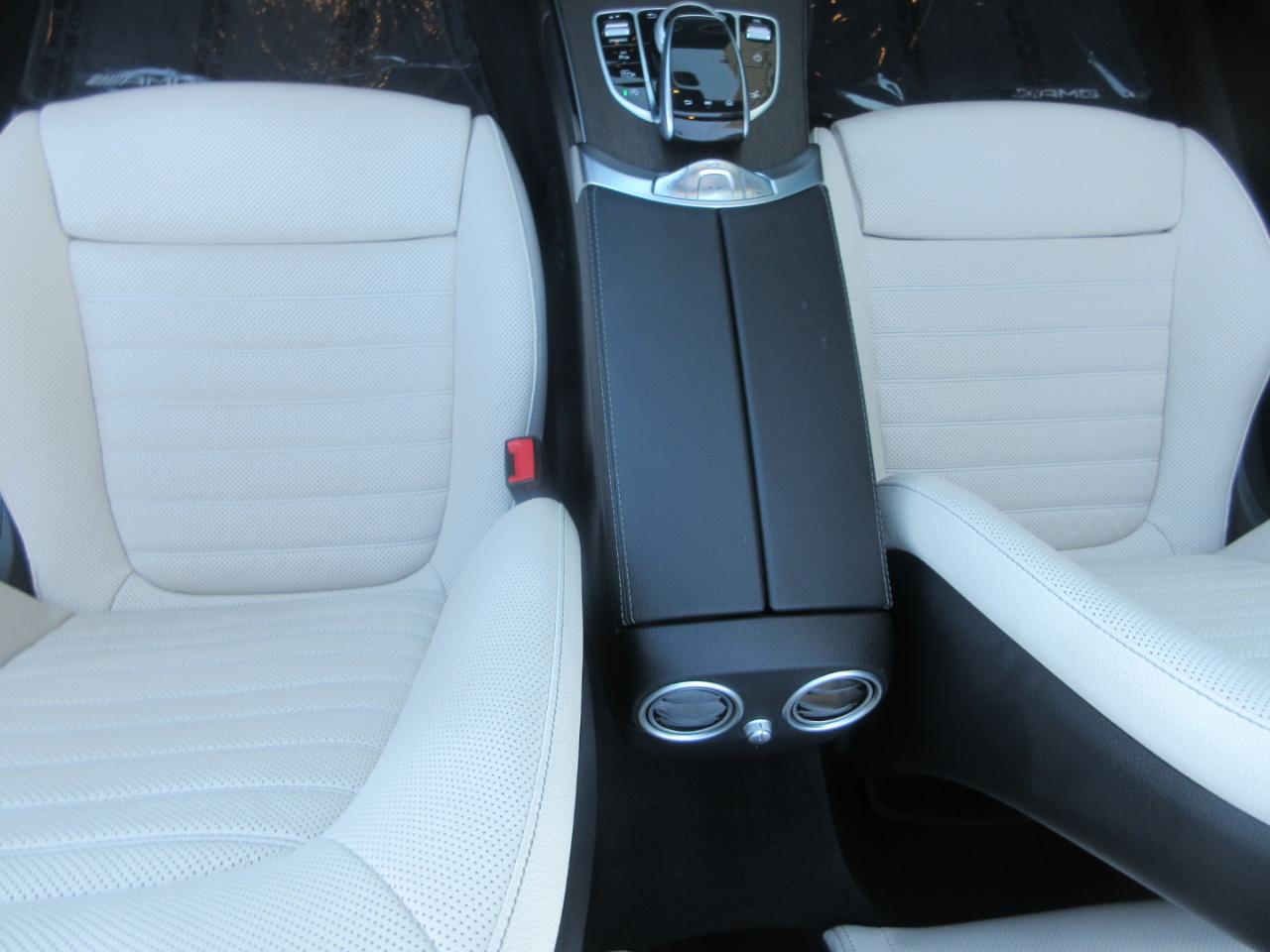 Mercedes-Benz C300  2020
