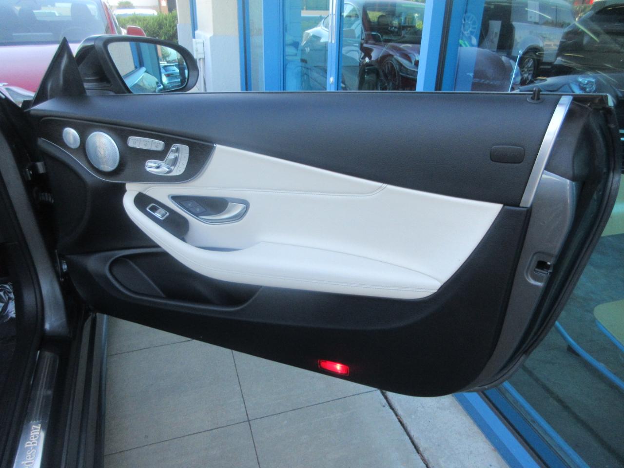 Mercedes-Benz C300  2020