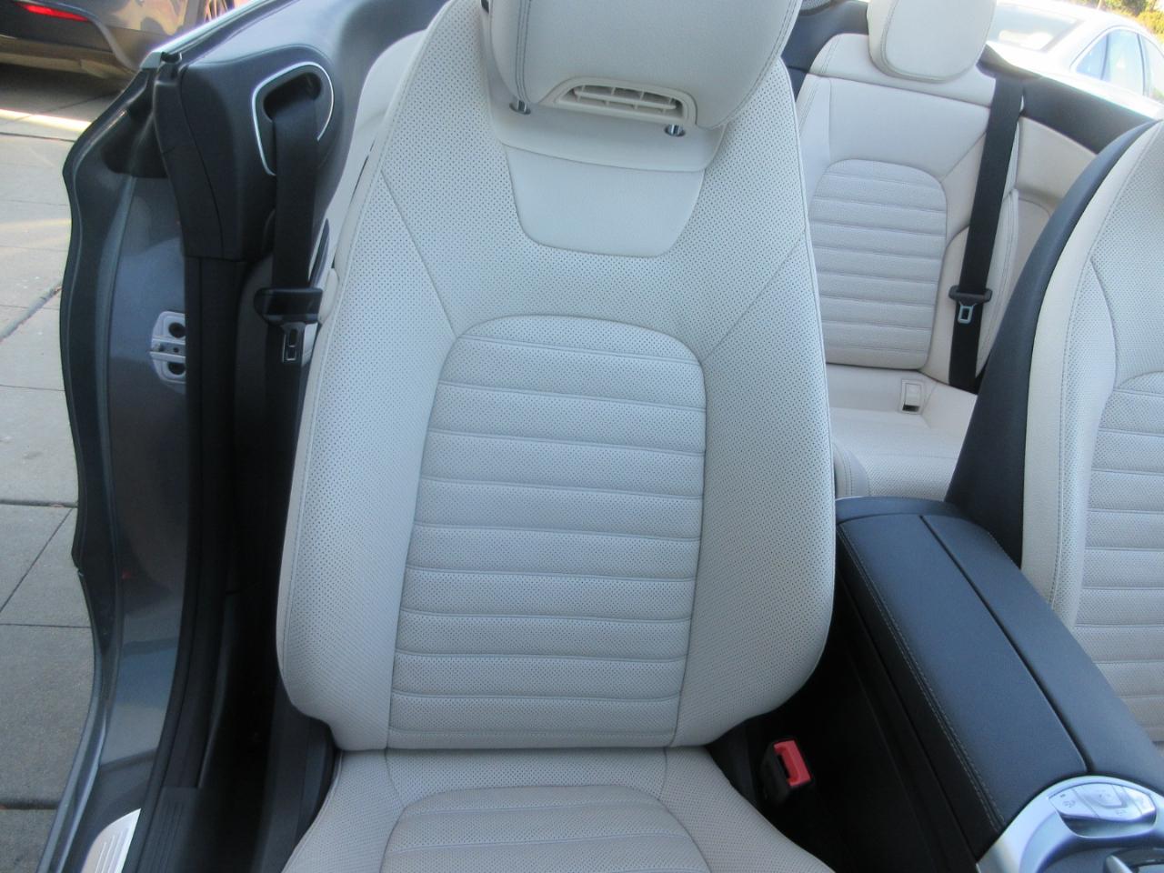 Mercedes-Benz C300  2020