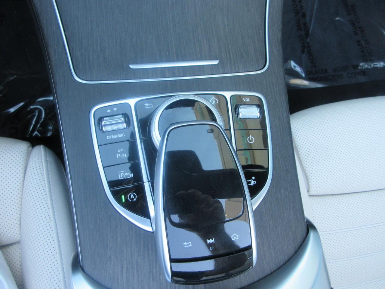 Mercedes-Benz C300  2020
