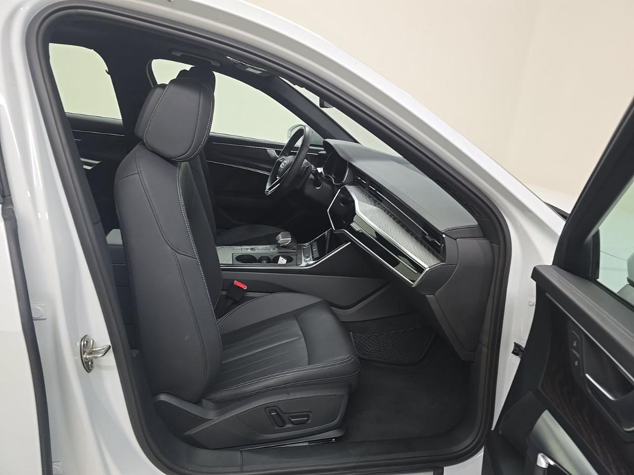 Audi A6 Sedan Premium 45 TFSI quattro 2023