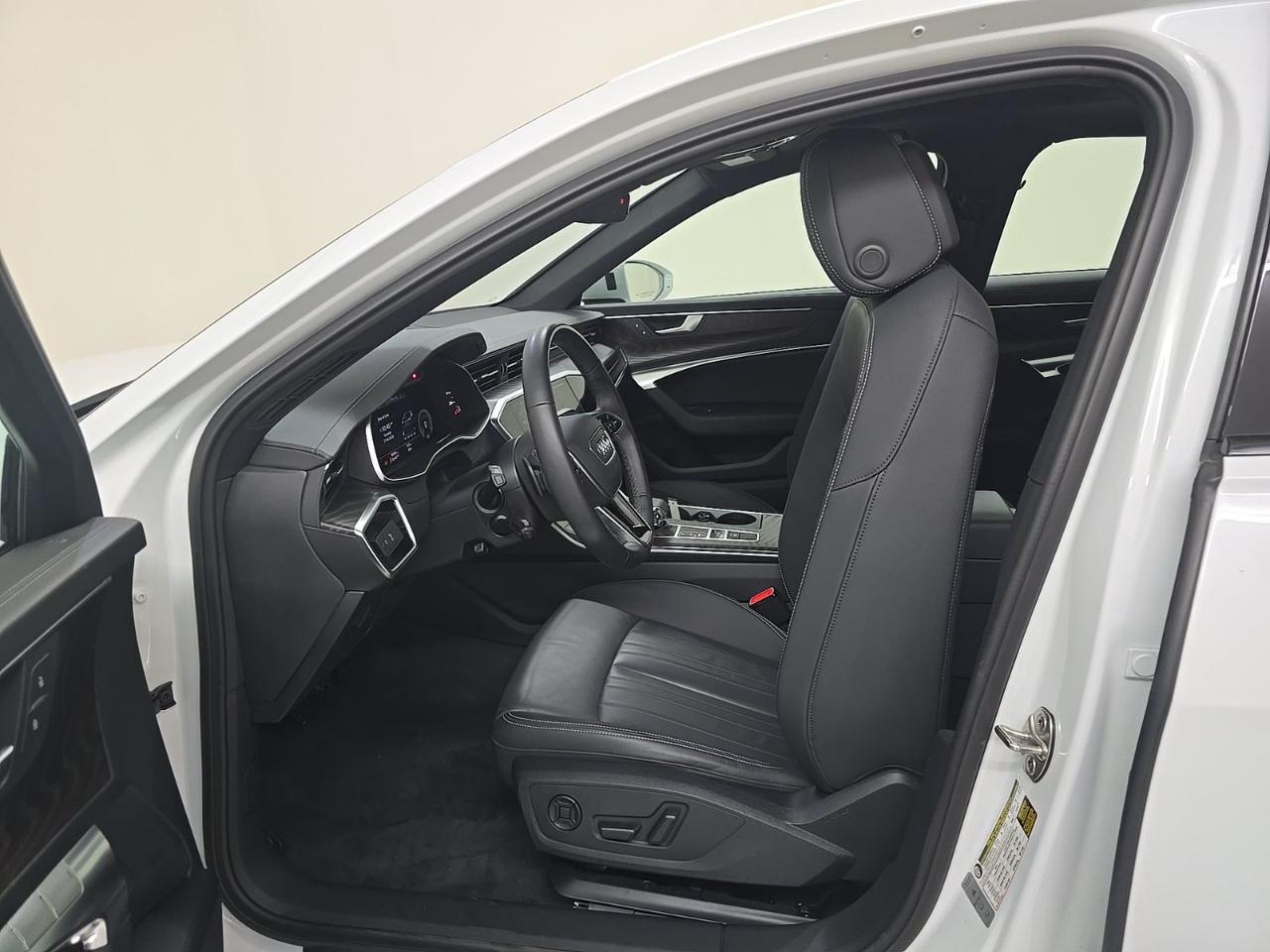 Audi A6 Sedan Premium 45 TFSI quattro 2023
