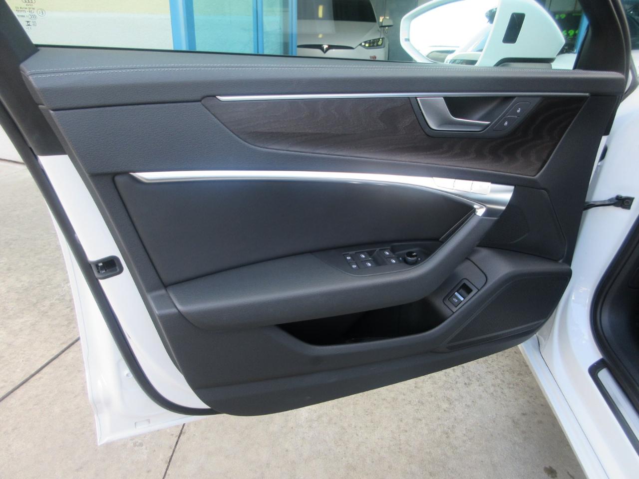 Audi A6 Sedan  2023
