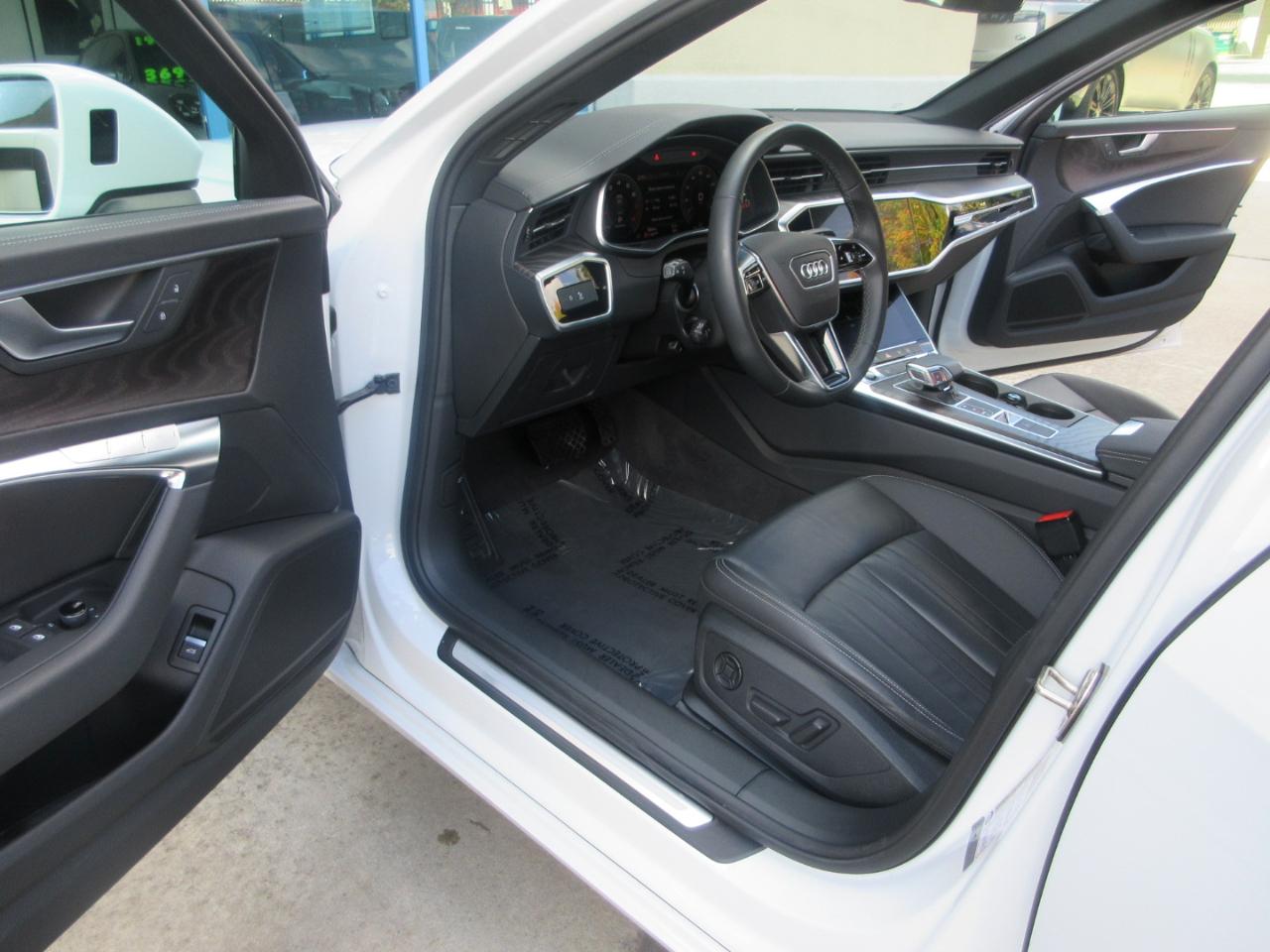 Audi A6 Sedan  2023