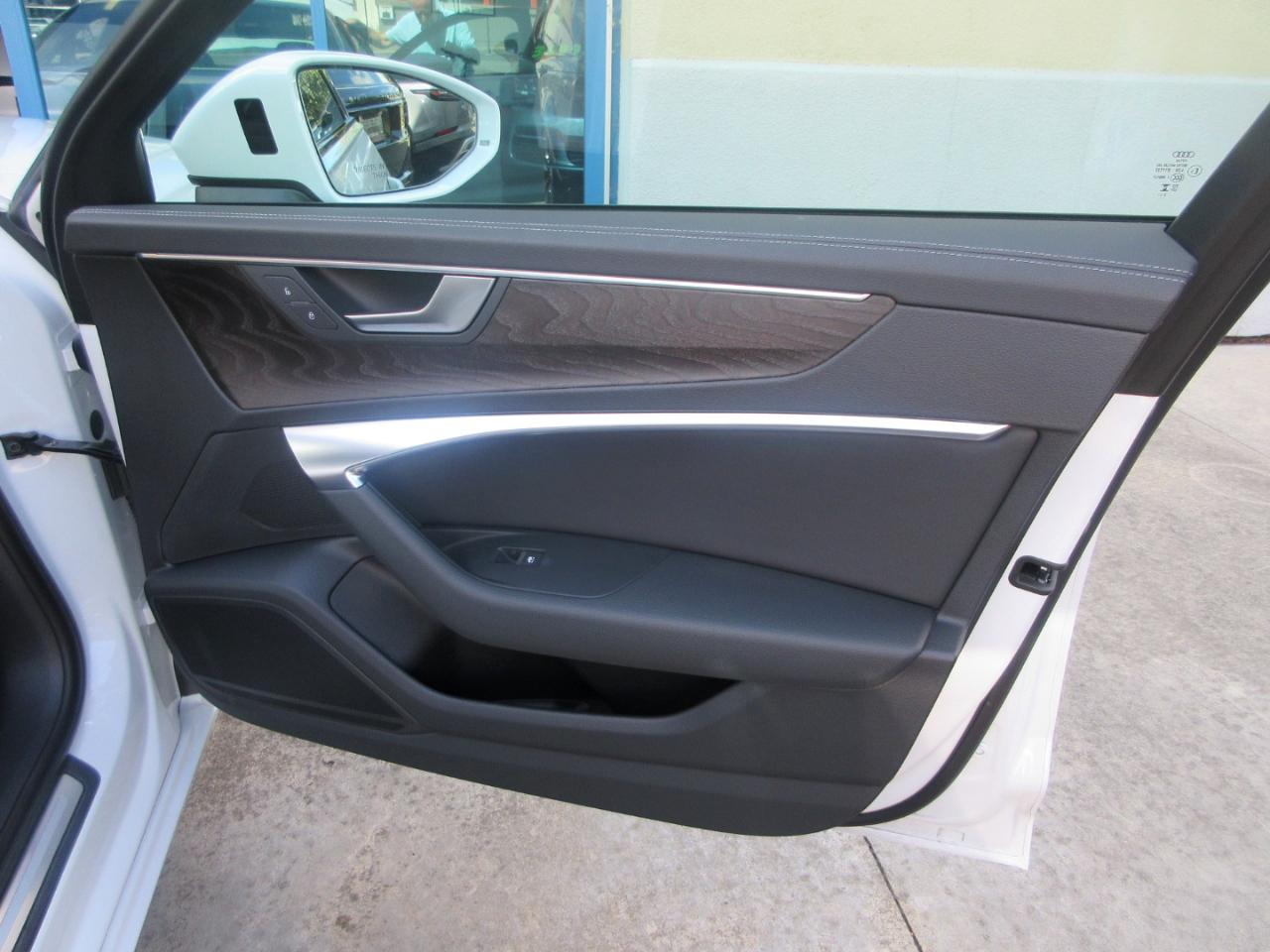 Audi A6 Sedan  2023