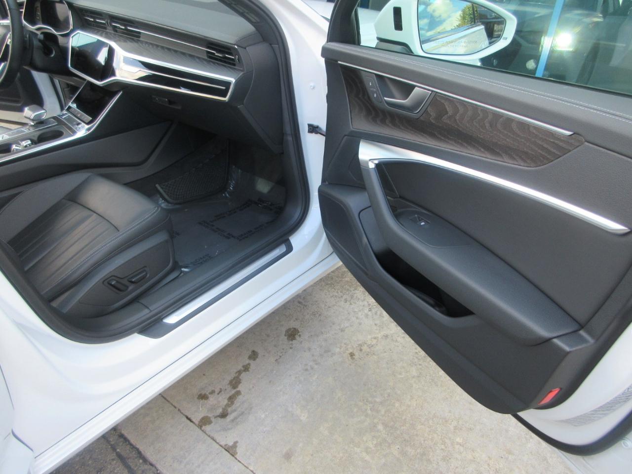Audi A6 Sedan  2023