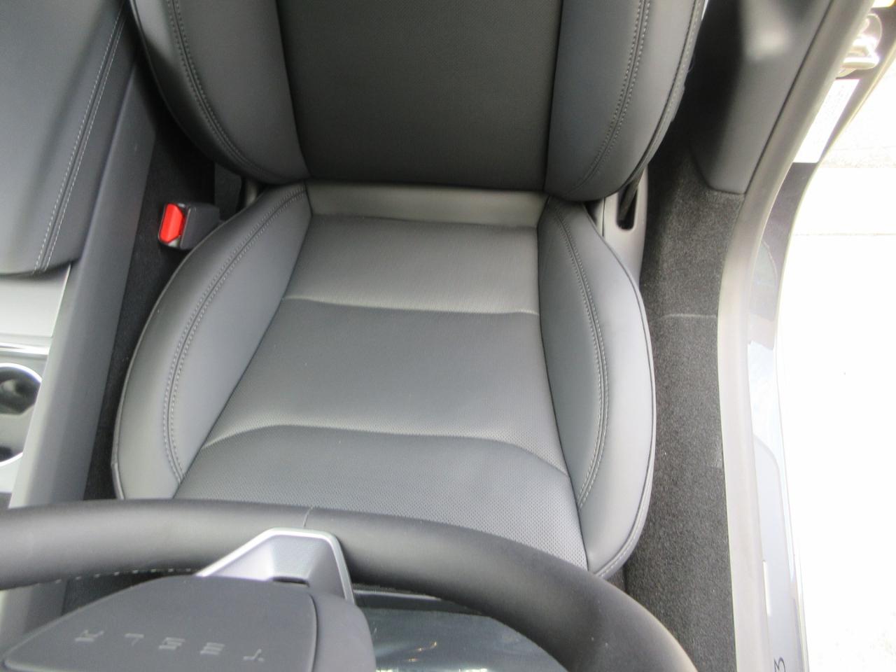 Tesla Model 3  2024