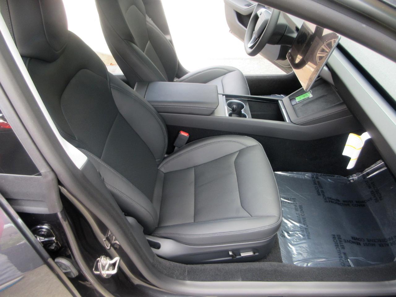 Tesla Model 3  2024