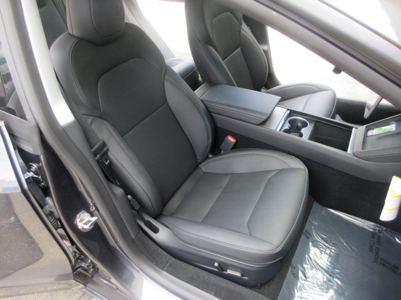Tesla Model 3  2024