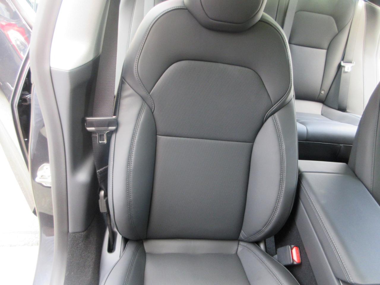 Tesla Model 3  2024