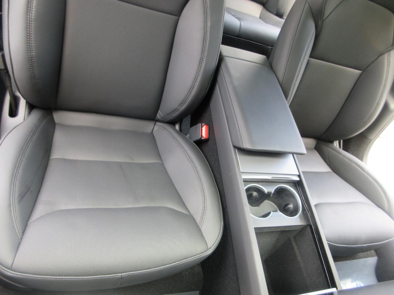 Tesla Model 3  2024