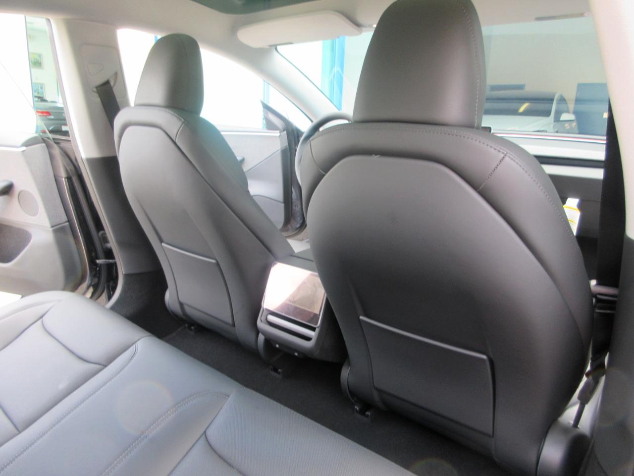 Tesla Model 3  2024