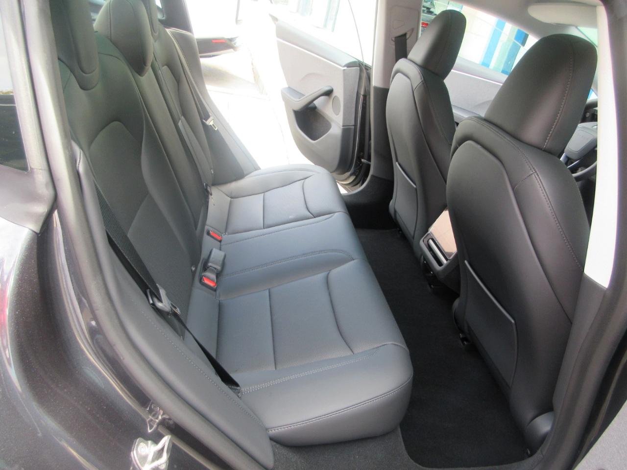 Tesla Model 3  2024