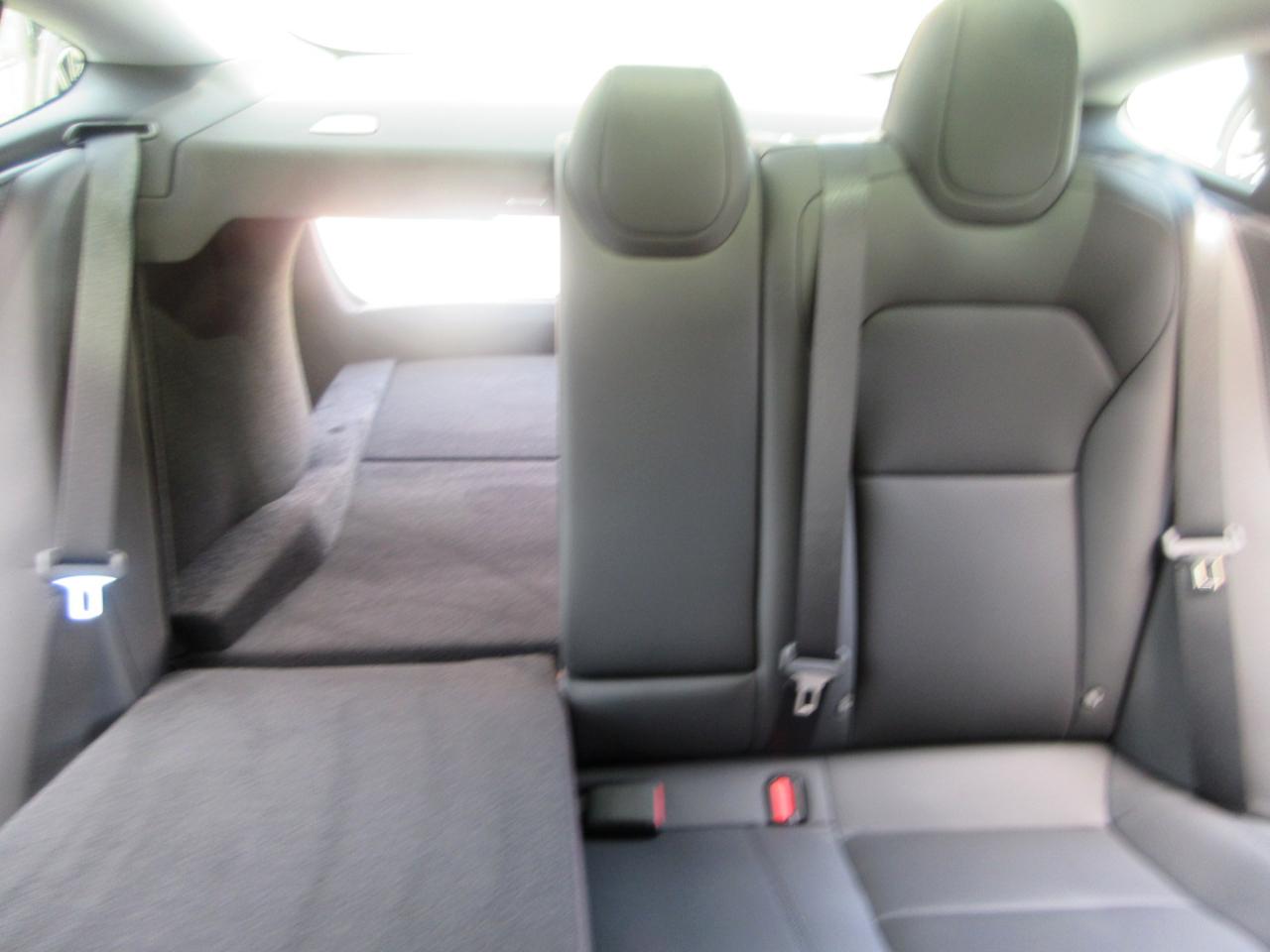Tesla Model 3  2024