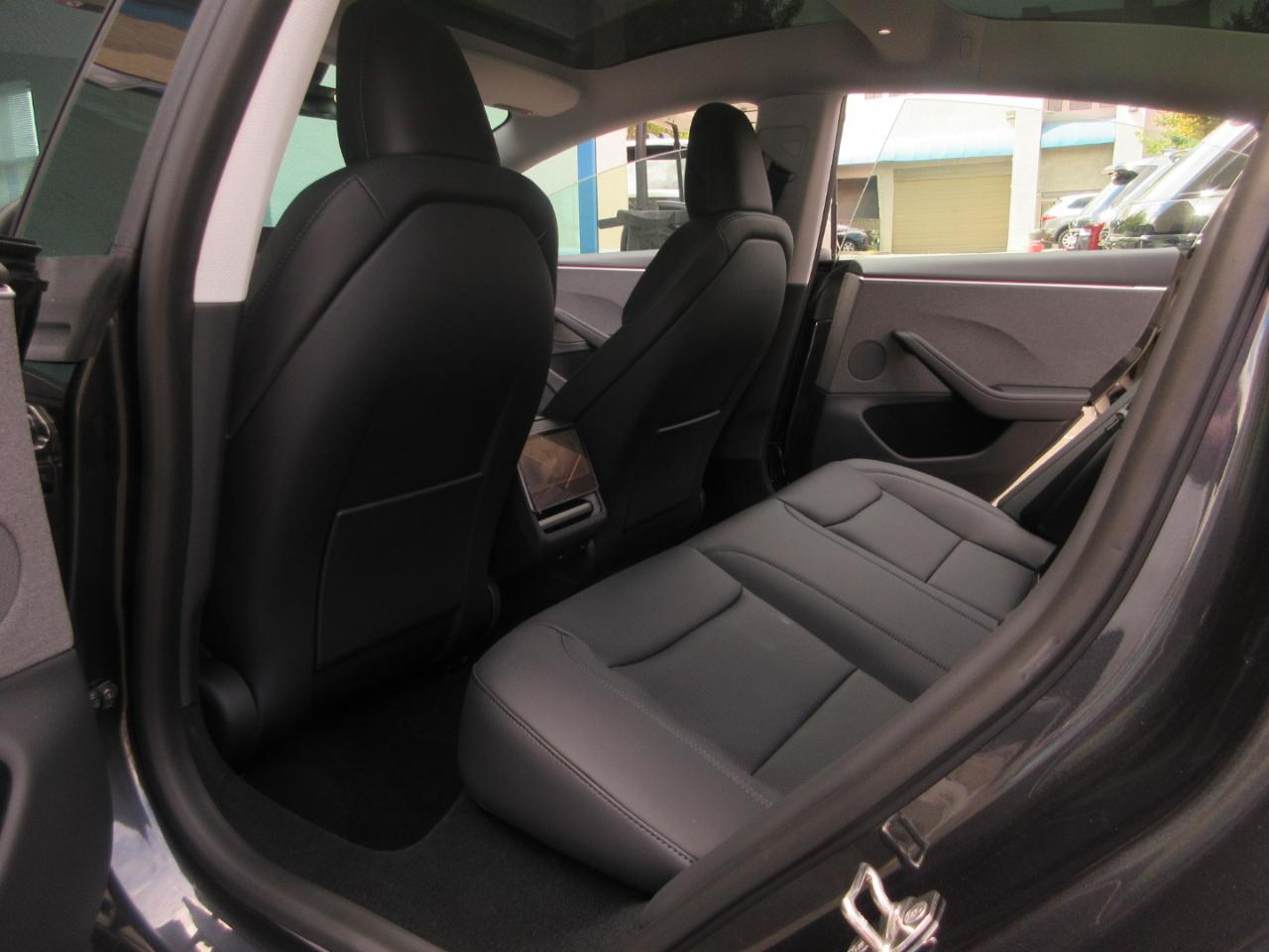 Tesla Model 3  2024
