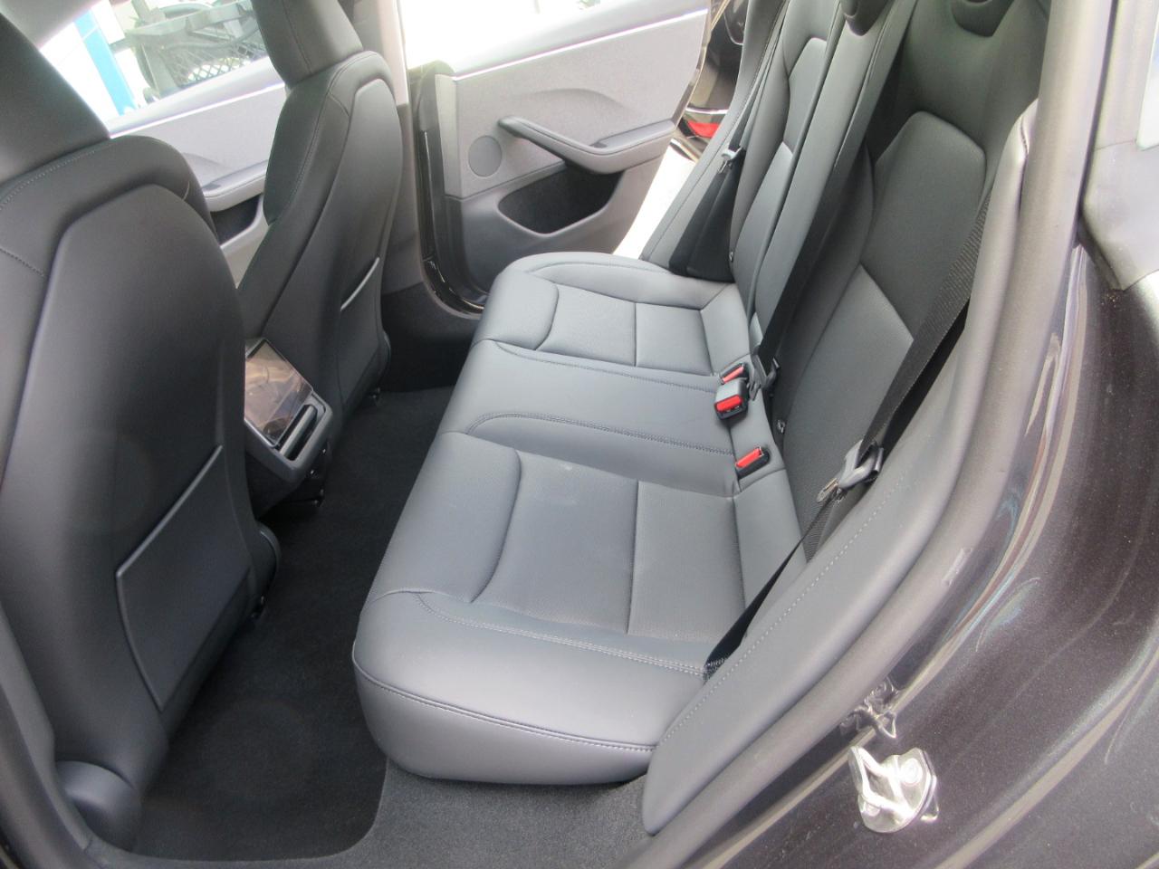 Tesla Model 3  2024
