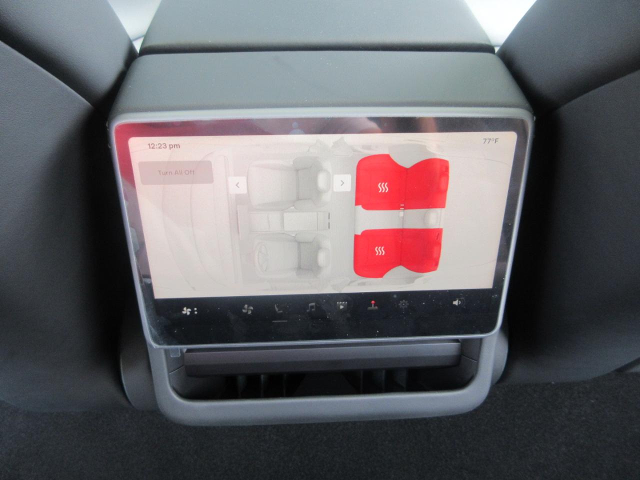 Tesla Model 3  2024
