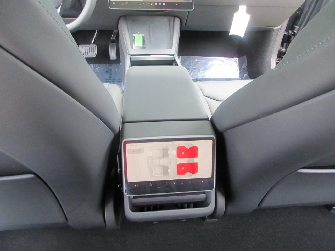 Tesla Model 3  2024
