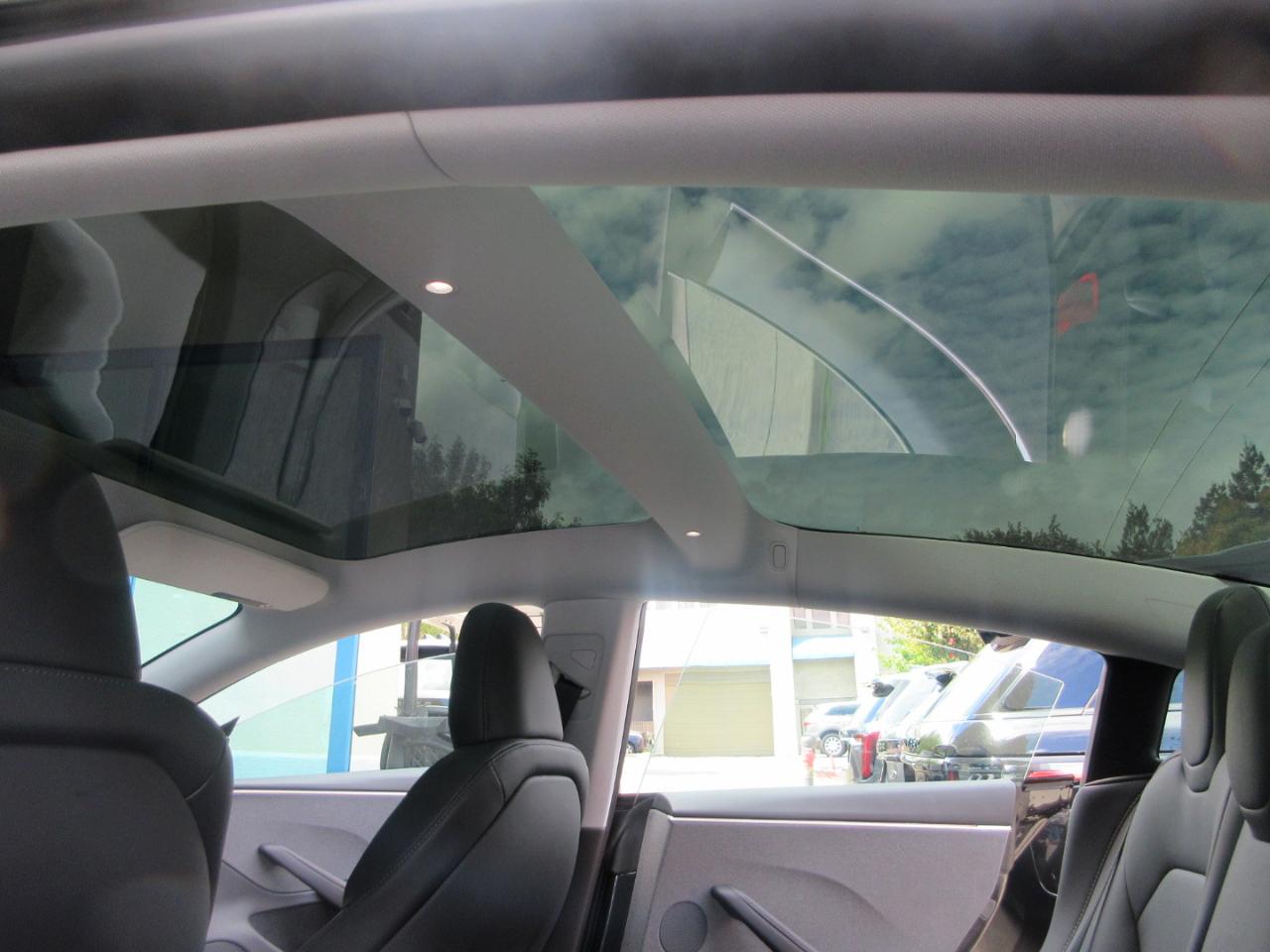 Tesla Model 3  2024