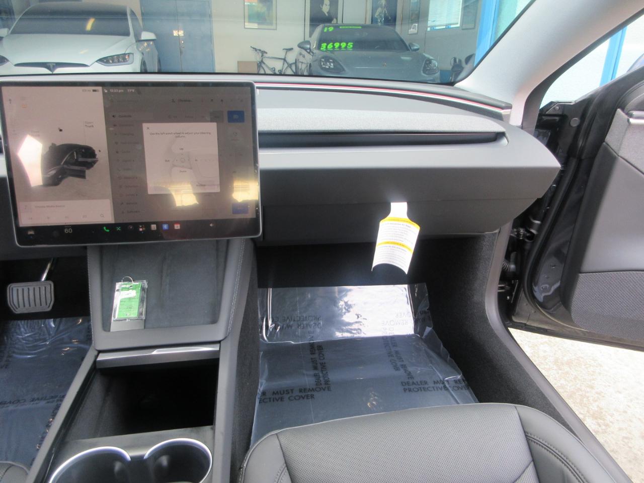 Tesla Model 3  2024