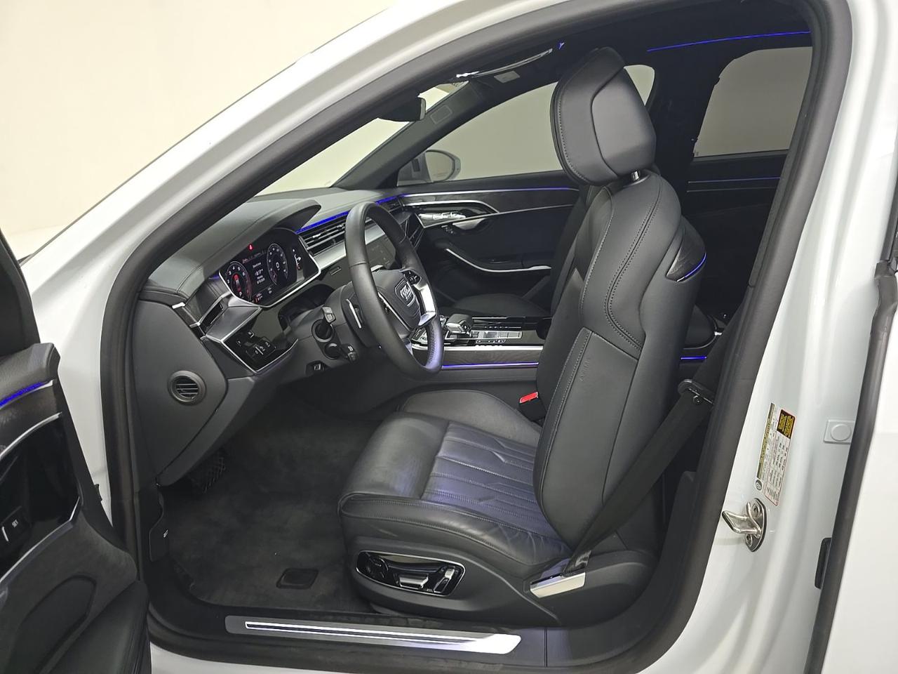 Audi A8  2025